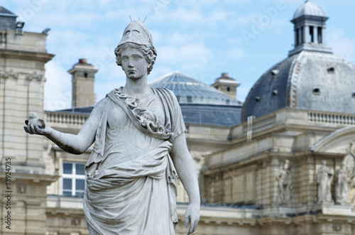 Statue - Jardin du Luxembourg - Sénat