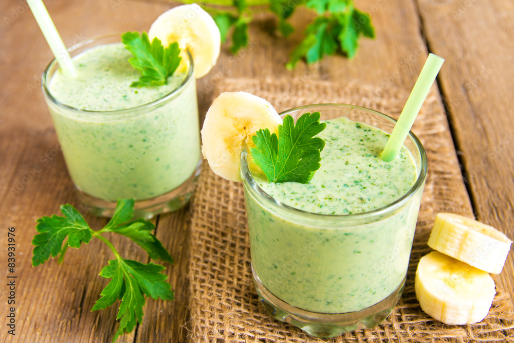 Smoothie with herbs and banana Smoothie with herbs and banana