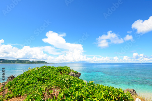 南国の美しいビーチと紺碧の空  © sunabesyou
