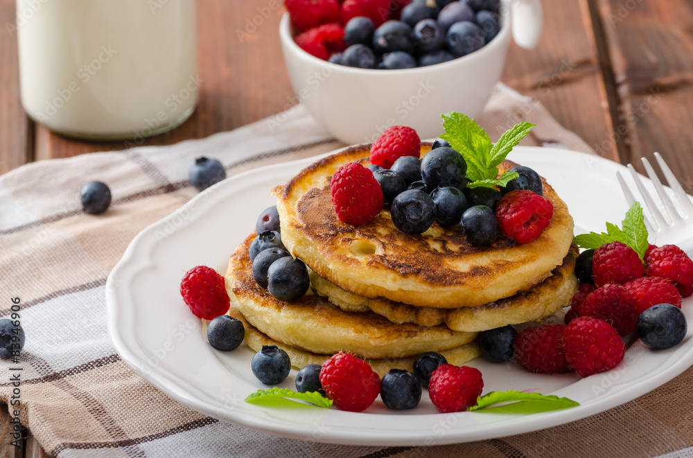 Pancakes with forest fruit and mint Pancakes with forest fruit and mint