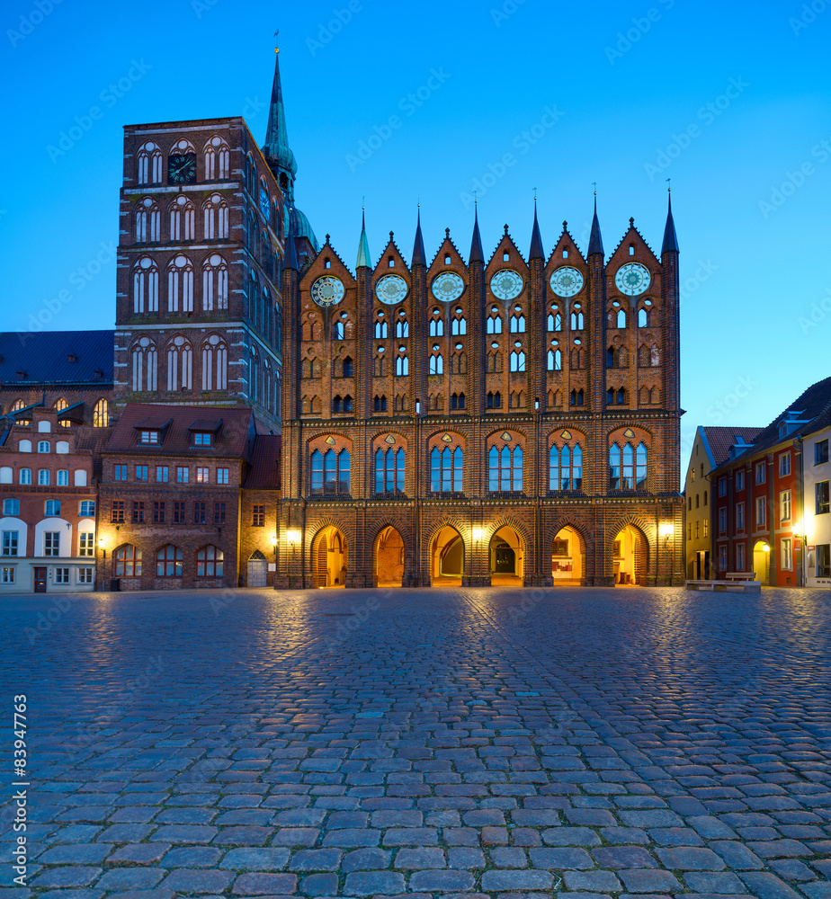 Naklejka premium Old Town Hall and St. Nicolas Church in the evening, Stralsund