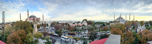 ISTANBUL - SEPTEMBER 21, 2014: Tourists enjoy city life in Sulta © jovannig