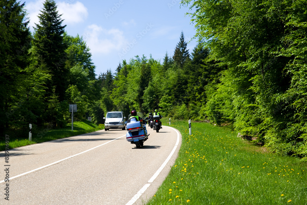 Obraz premium Motorradfahrer auf der Schwarzwaldhochstrasse 