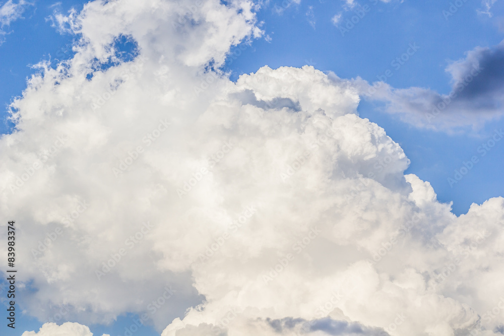 Obraz premium Blue sky with clouds many cubes