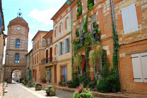 Fototapeta Naklejka Na Ścianę i Meble -  Ruelle d'Auvillar, Tarn-et-Garonne