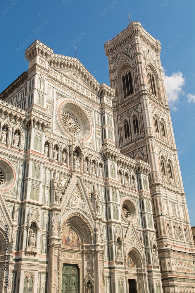 Facciata del Duomo di Brunelleschi a Firenze, Toscana, Italia