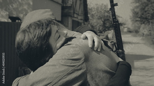 The son leaves his parents' home for war, shooting in antique