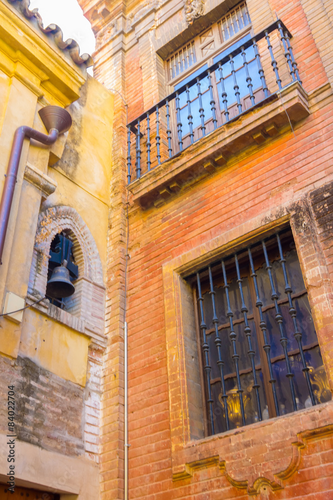 Obraz premium Details of the courtyard of the Church of the Savior in Seville,