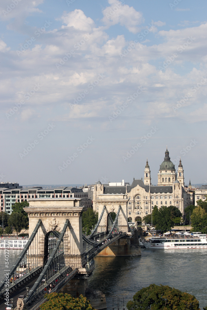 Obraz premium Chain bridge on Danube river Budapest