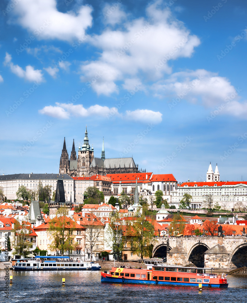 Obraz premium Prague Castle with famous Charles Bridge in Czech Republic
