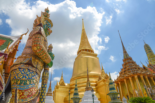Tha temple of the Emerald Buddha © prawin99