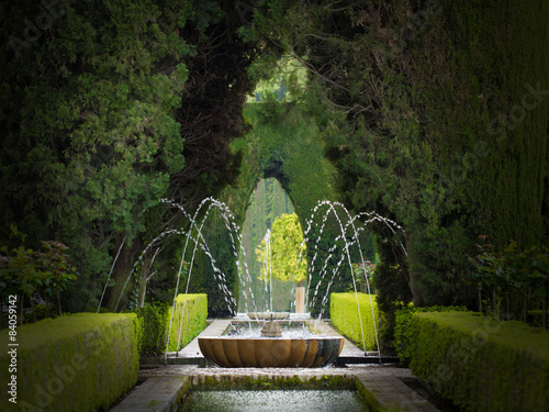 alhambra garden fountain photo