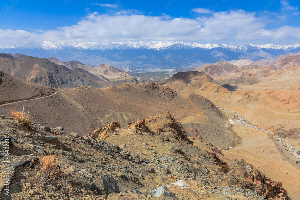 Viewpoint at the mountain road in Leh