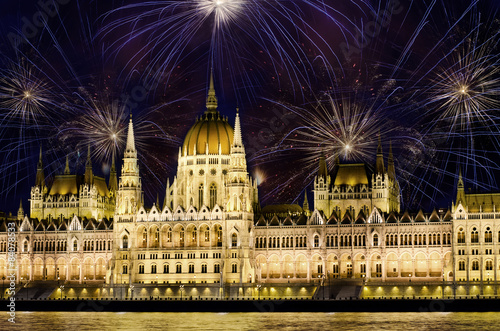 Canvas Print Fireworks and Hungarian parliament, Budapest