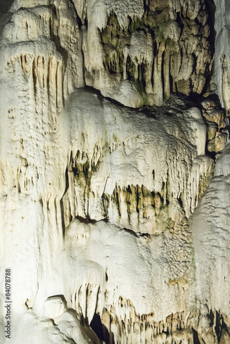 formazioni calcaree in grotta photo