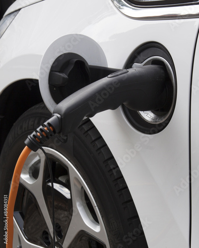 Electic car charging battary © JPwebsites