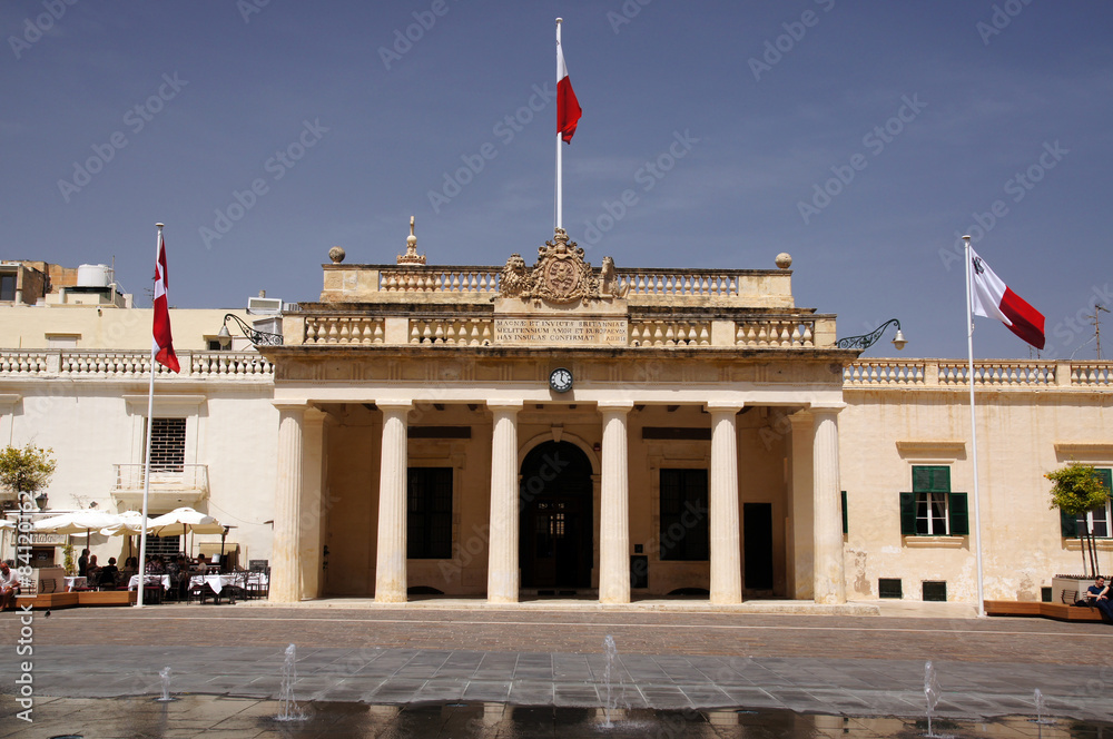 Naklejka premium Parlement sur Saint George's square - Valletta