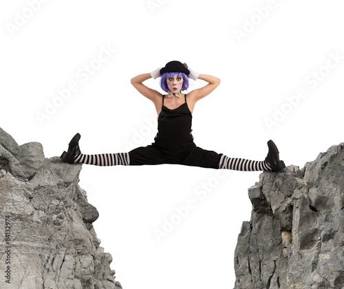 фотографія Clown between two mountains