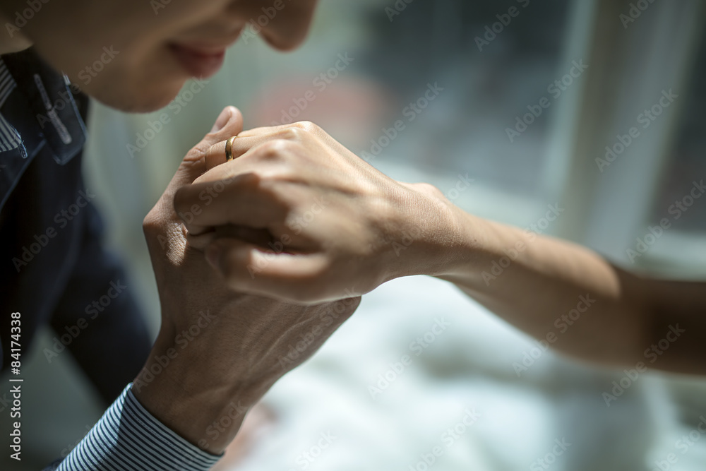 Hands newlyweds