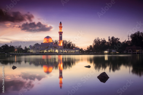 Beautiful Mosque in Glorius Sunset © masuti