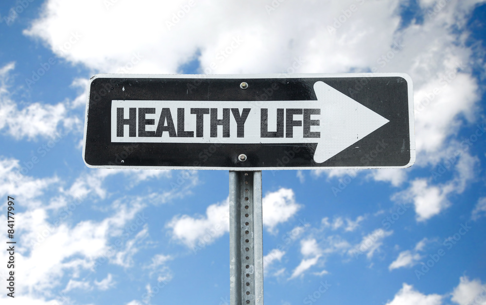 Healthy Life direction sign with sky background Healthy Life direction sign with sky background