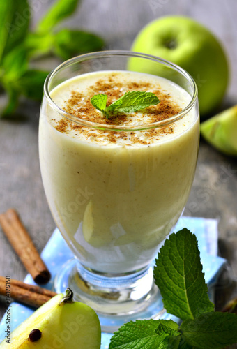 Apple smoothie with cinnamon.