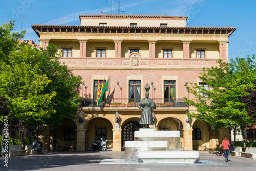 Ayuntamiento de Fraga en la Plaza de España