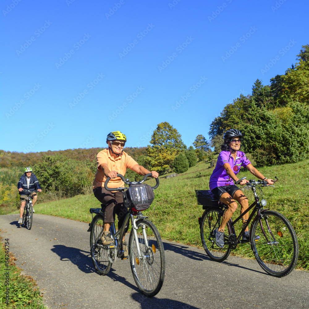 entspannte Senioren-Radtour