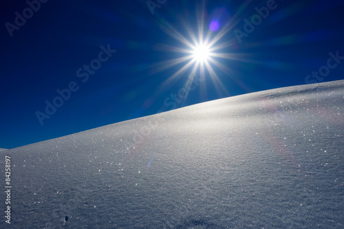 Sonne über dem Schneefeld © by paul