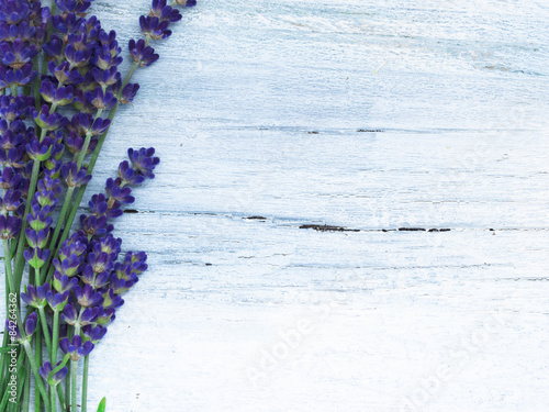 Fototapeta Naklejka Na Ścianę i Meble -  lavender flowers on the wooden background