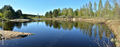 Fototapeta Naklejka Na Ścianę i Meble -  Panorama of spring river.