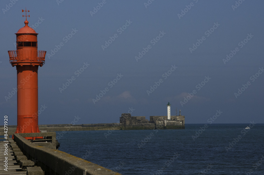 Le phare rouge de Boulogne-sur-Mer