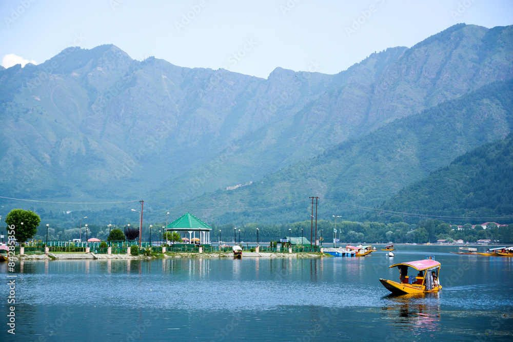 Naklejka premium Dal lake at Srinagar, Kashmir, India