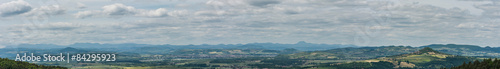 vue panoramique des monts d' Auvergne © PL.TH
