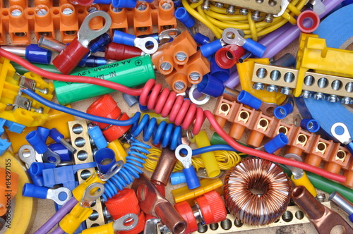 Set of components to used in electrical installation