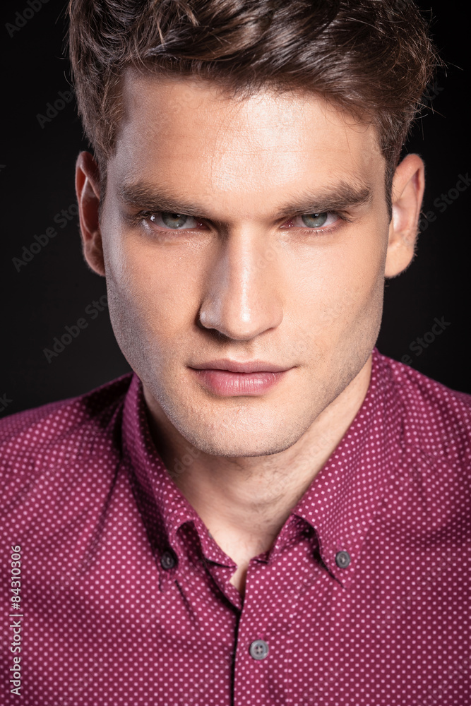 Obraz premium portrait of a attractive young casual man.