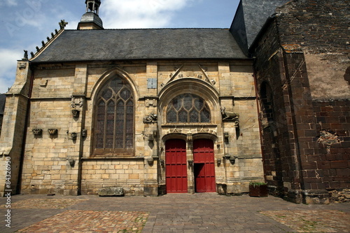 Eglise Saint-Gilles de Malestroit : façade sud photo