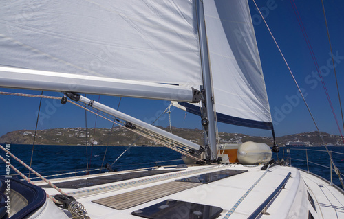 Sailing to Mykonos © tatianasilitska