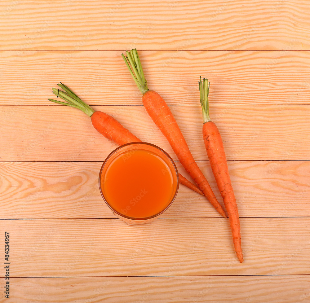 Healthy food - carrots and carrots juice
