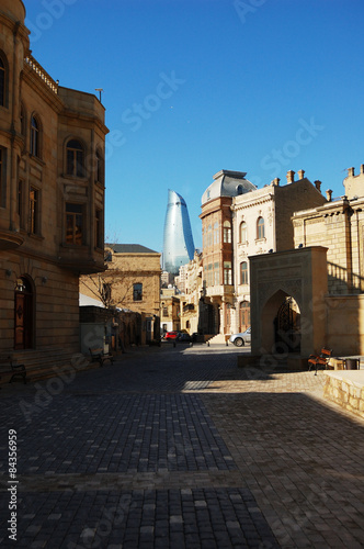 Obraz na płótnie Old and New Baku / Old and New Baku connected together in hard of city - Ichari Shahar w salonie