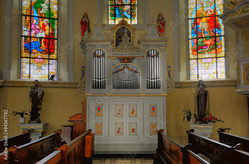 Die Seitenorgel in der Kirche in St. Maurice in Freyming photo