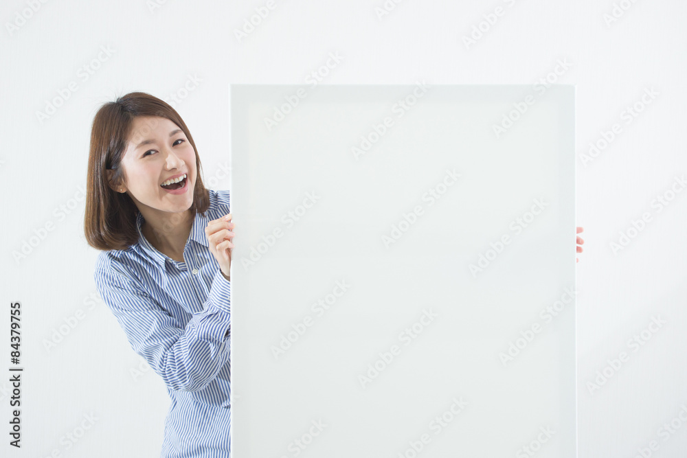 ボードを持つ女性 ボードを持つ女性