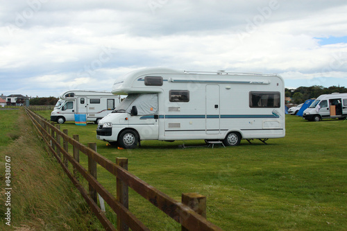 camper turismo intinerante all'aria aperta photo