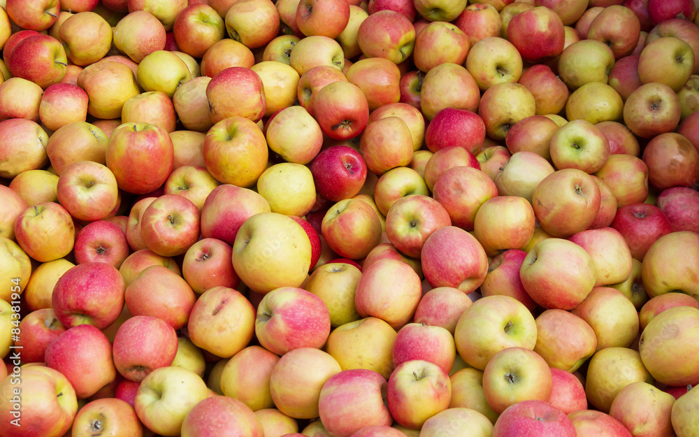 Manzanas a granel en el mercado Manzanas a granel en el mercado
