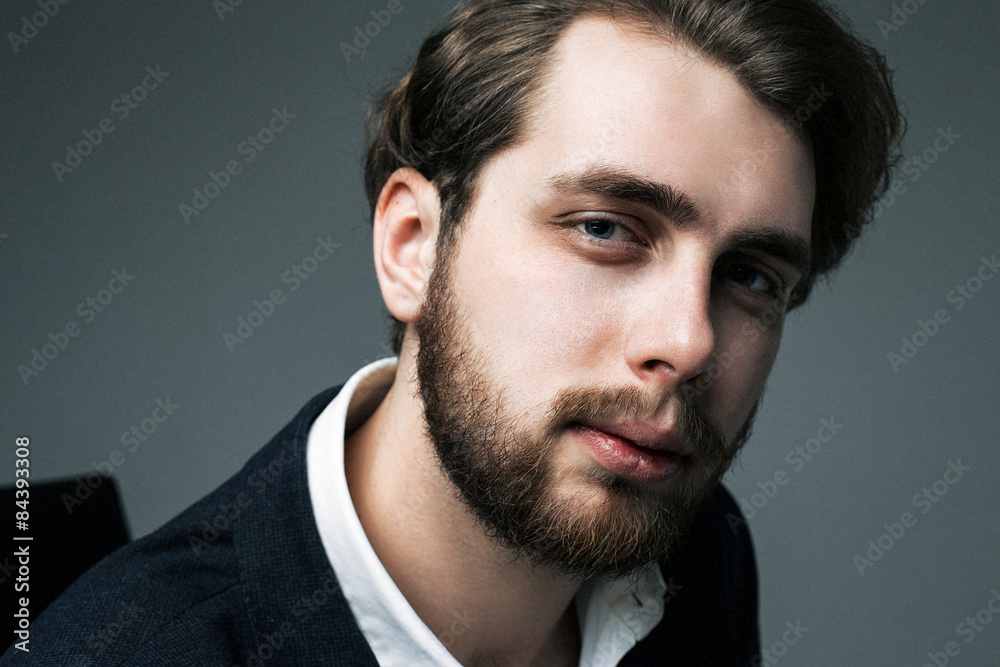 Obraz premium Handsome man in suit