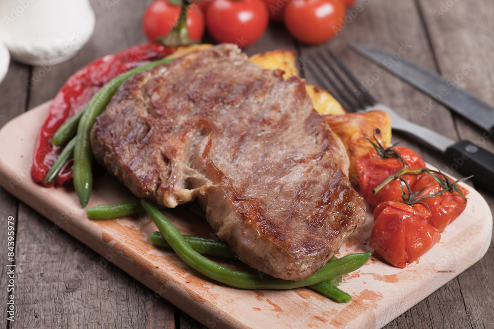 Beef steak with potato and vegetables