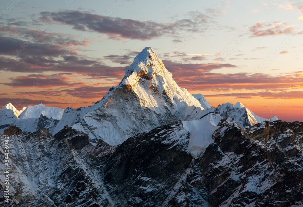 Fototapeta premium Ama Dablam w drodze do Everest Base Camp