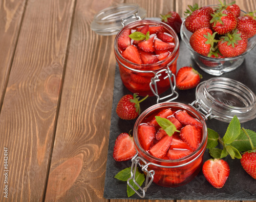 Jelly with strawberries