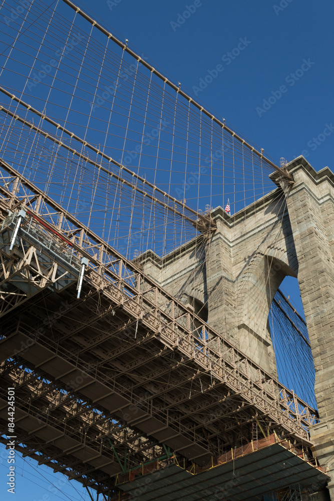 Fototapeta premium Under the Brooklyn bridge