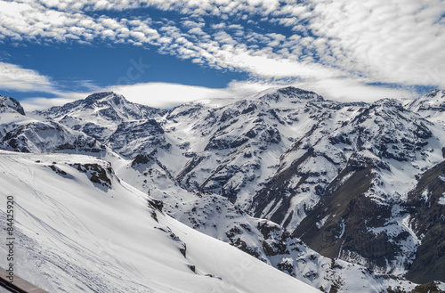 Montanhas do Vale Nevado no Chile © rcheles